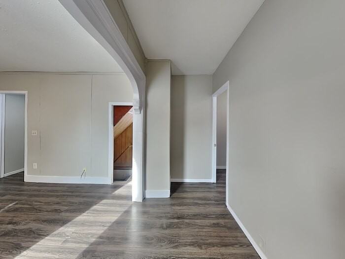 1115 19th Ave Ne - Photo 4 of 24