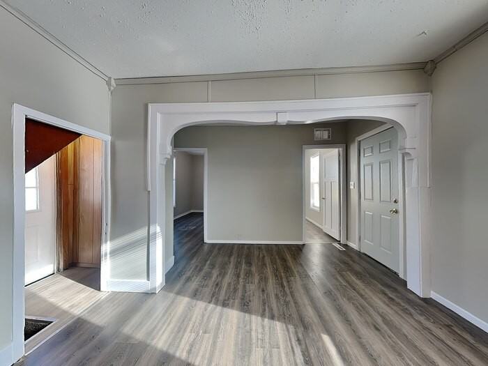 1115 19th Ave Ne - Photo 7 of 24