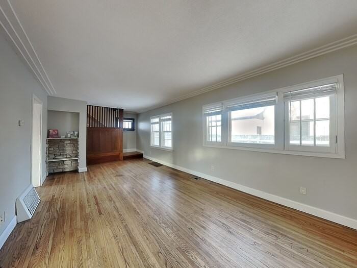 3610 Oakdale Ave N - Photo 4 of 22