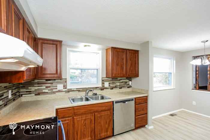 1328 Brownswood Dr - Photo 7 of 14