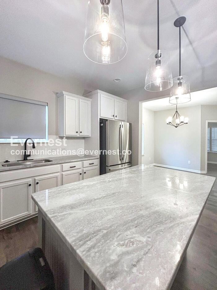 2031 Darby View Ln - Photo 6 of 30