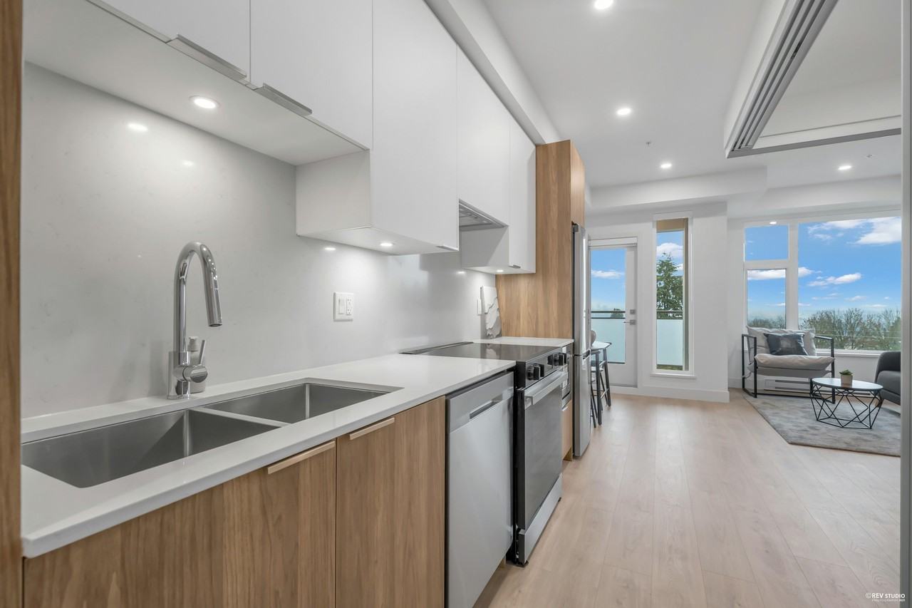 BRIO - Photo 3 of 20