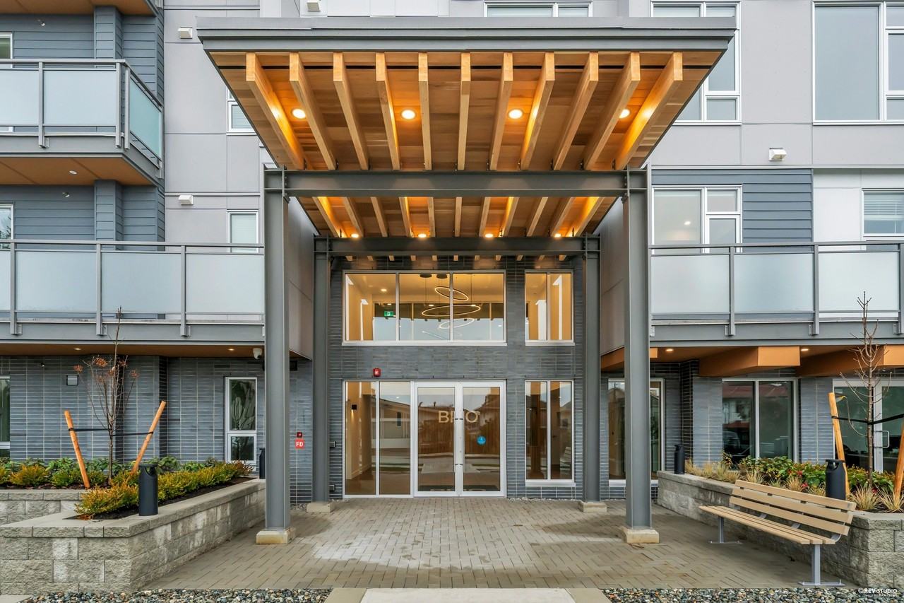 BRIO - Photo 7 of 20