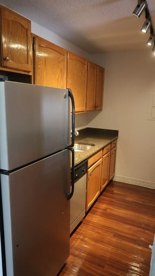 100 W Chestnut St #3004 - Photo 3 of 18