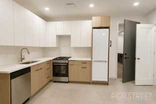 371 Madison Street #2R - Photo 1 of 1