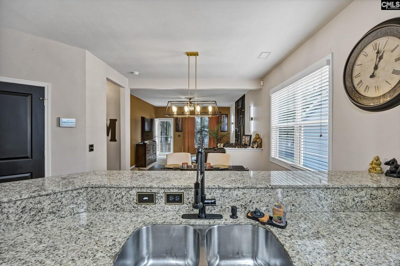 349 Gracemount Ln - Photo 7 of 50