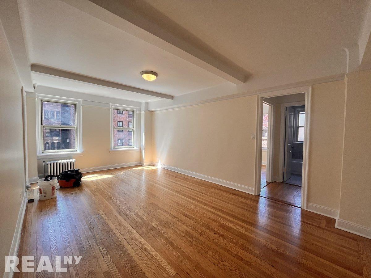 W 55th St #9B - Photo 2 of 5