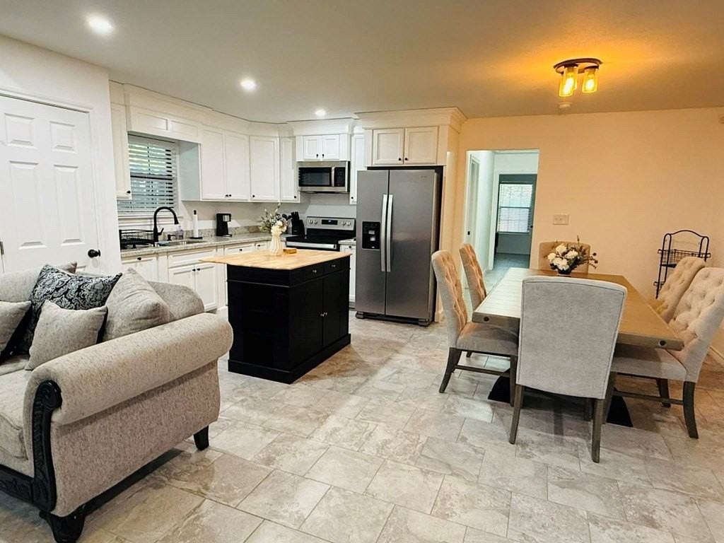 1454 E Garrison St - Photo 2 of 12