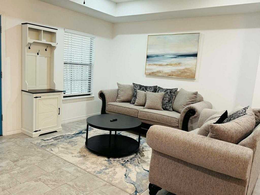 1454 E Garrison St - Photo 4 of 12