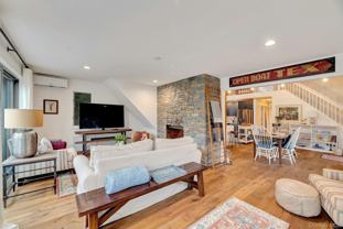 25 Miami Ave - Photo 1 of 1