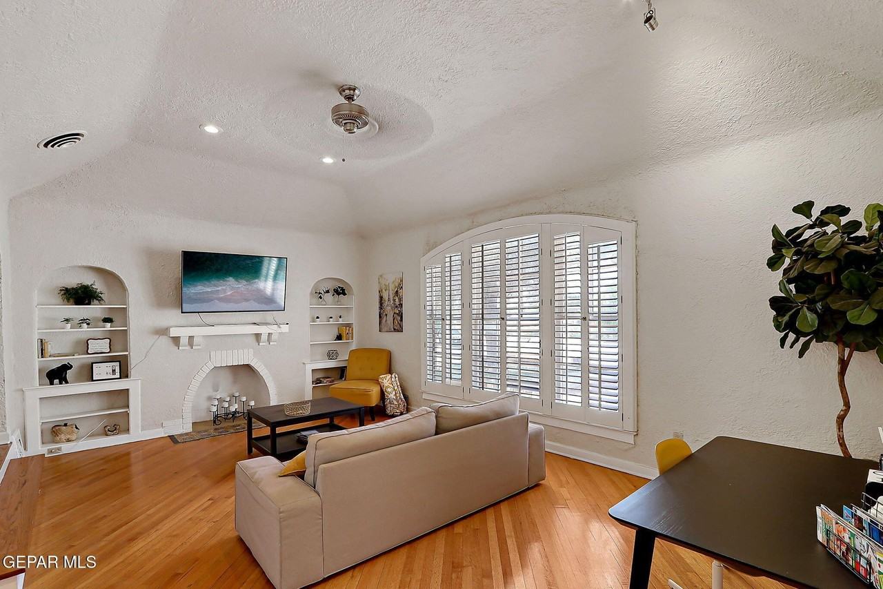 1104 Madeline Dr - Photo 7 of 50