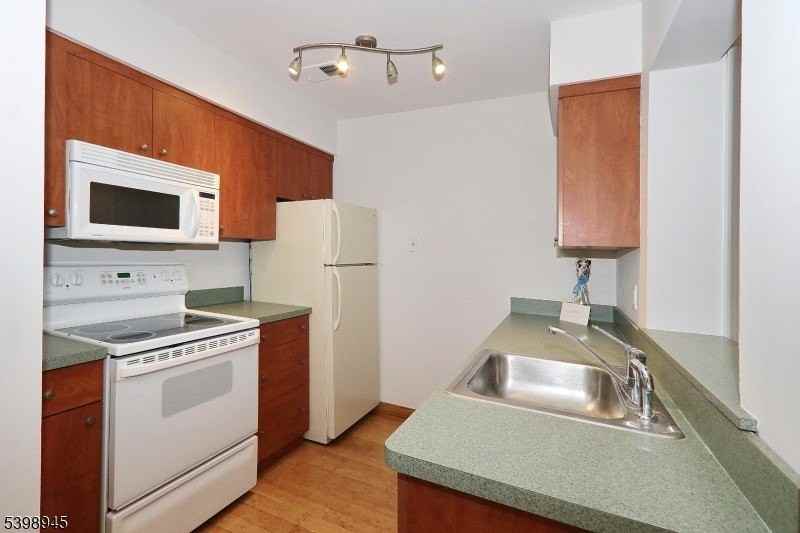 21 Parkside Rd - Photo 4 of 17