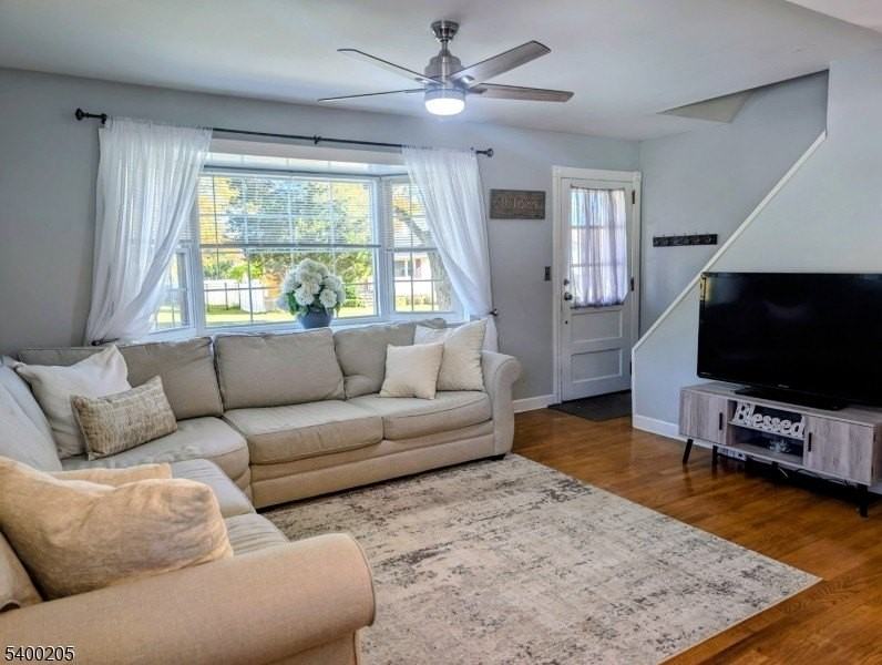 190 Oak Street - Photo 4 of 25