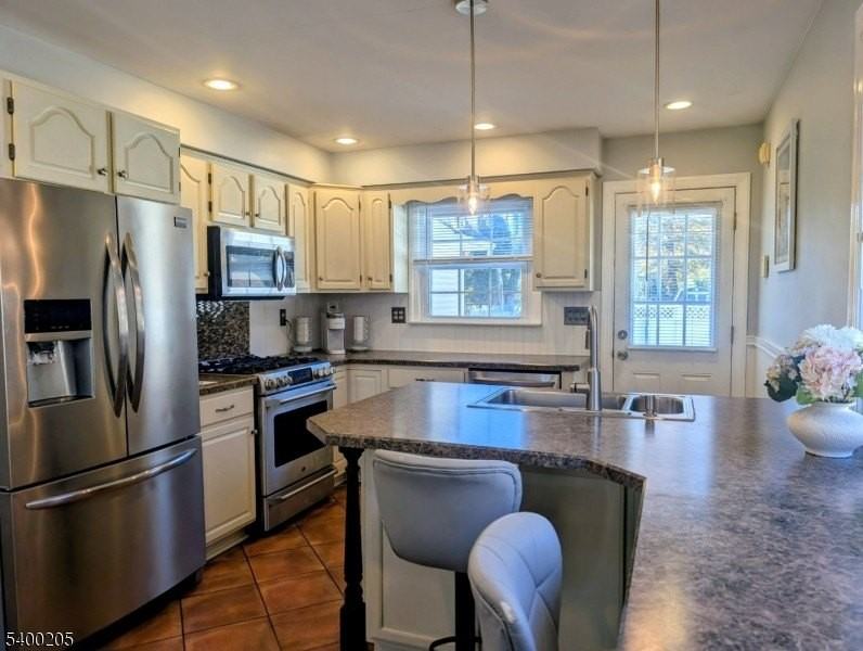 190 Oak Street - Photo 5 of 25