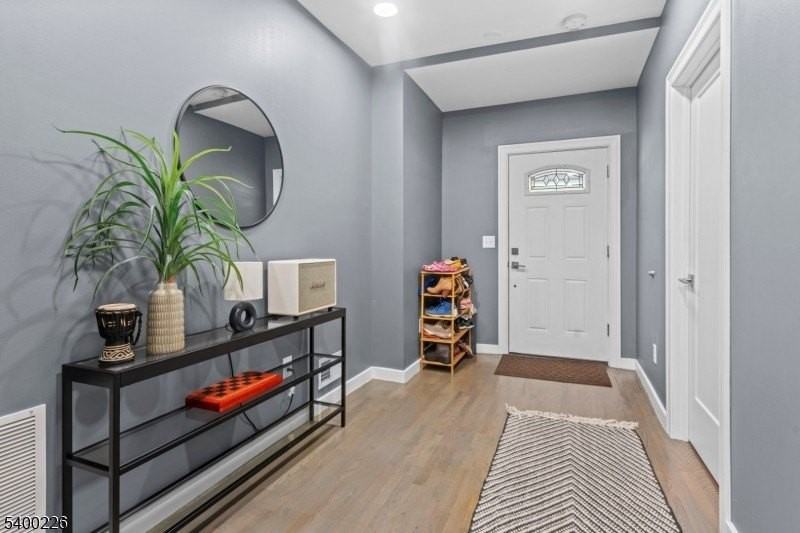 110 Park Ave - Photo 4 of 18