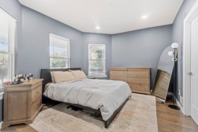 110 Park Ave - Photo 5 of 18