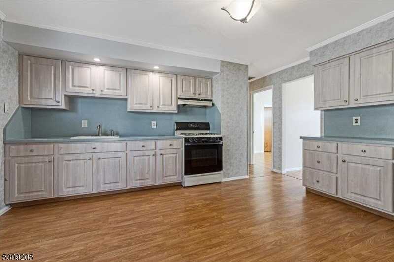 64 Gilbert Ave - Photo 6 of 25