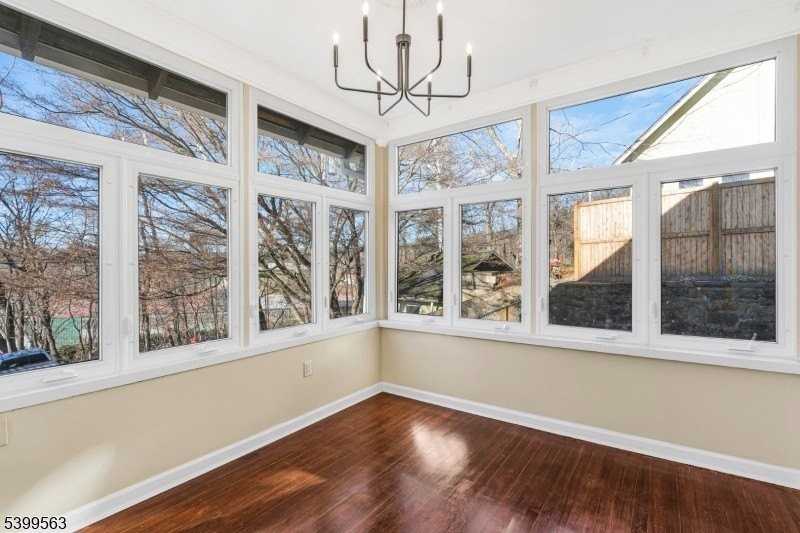 16 Tisco Ave - Photo 6 of 28