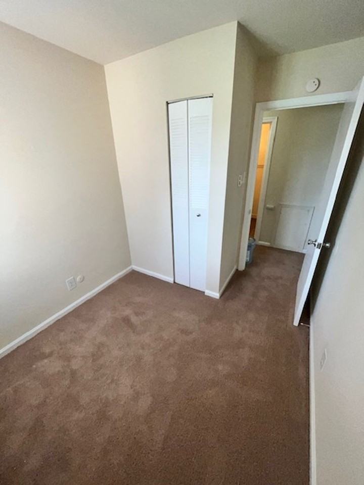 Oak Tree Apartments - Photo 6 of 30