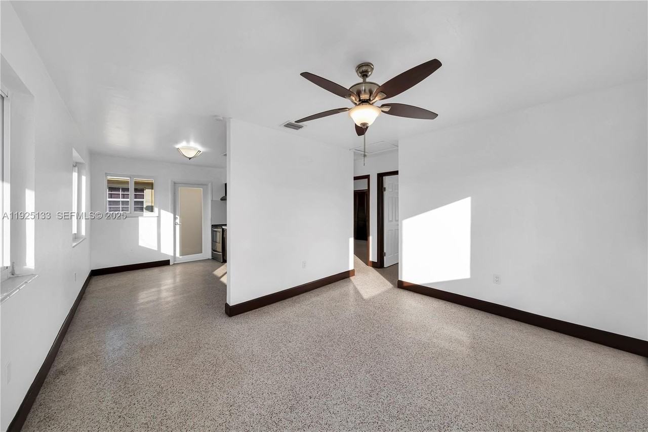 3471 Sw 3rd St #3471 - Photo 3 of 11