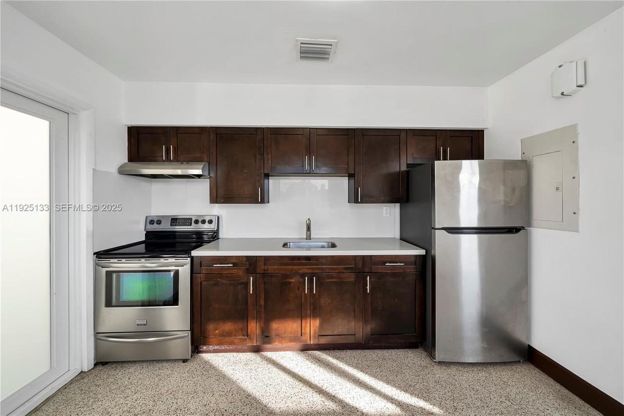 3471 Sw 3rd St #3471 - Photo 6 of 11