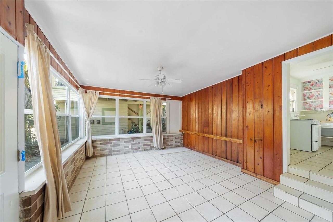 708 Grove St N - Photo 3 of 13