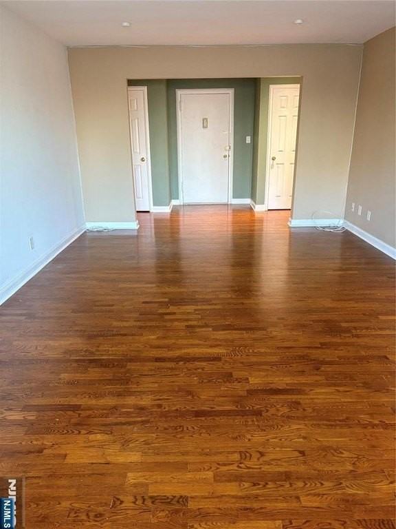 275 Hoym Street - Photo 4 of 18