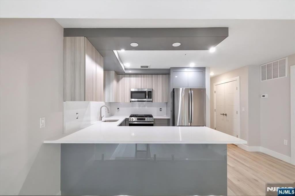 526 64th St - Photo 6 of 19