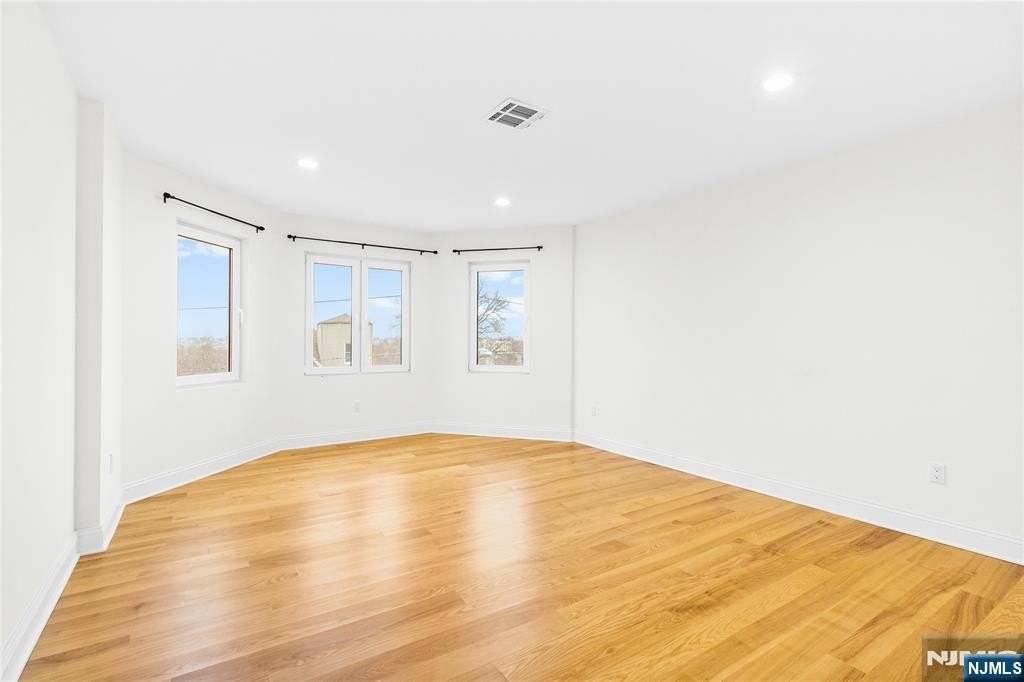 71 Saint Marys Pl - Photo 6 of 41