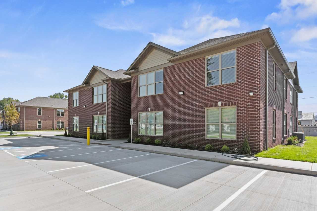 204 Riverview Dr Apt 6 #6 - Photo 2 of 16