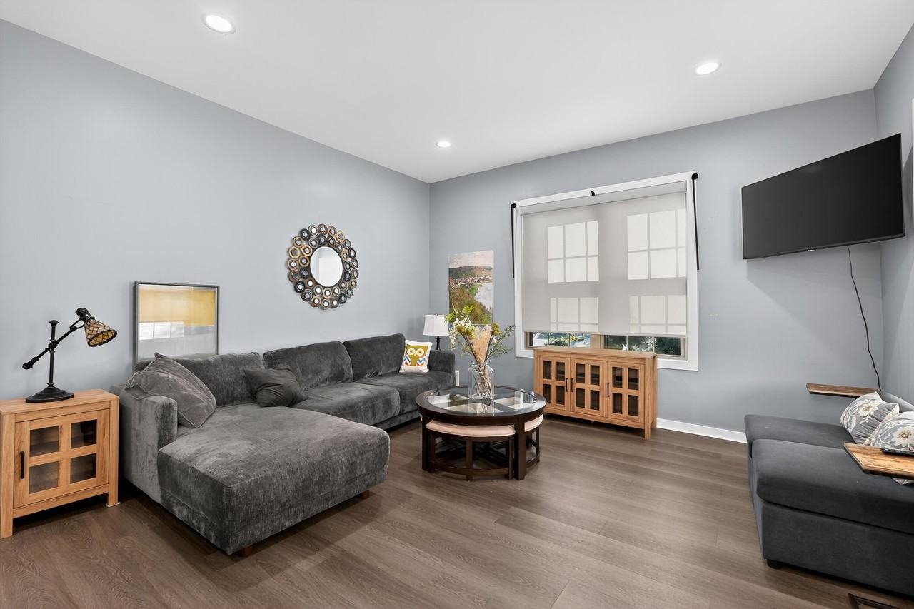 1012 Jackson Street - Photo 3 of 16