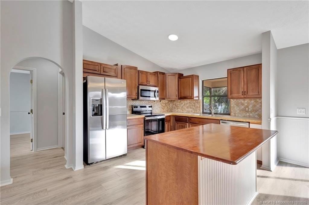 252 Nw Lincoln Ave - Photo 5 of 33