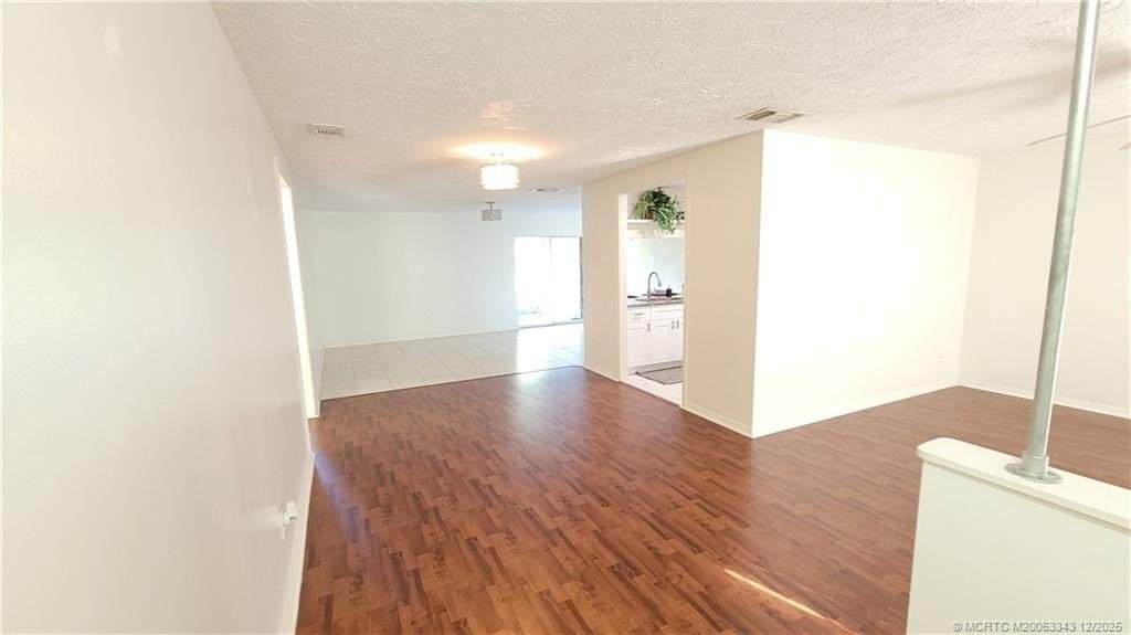 2149 Se Dolphin Rd - Photo 6 of 25