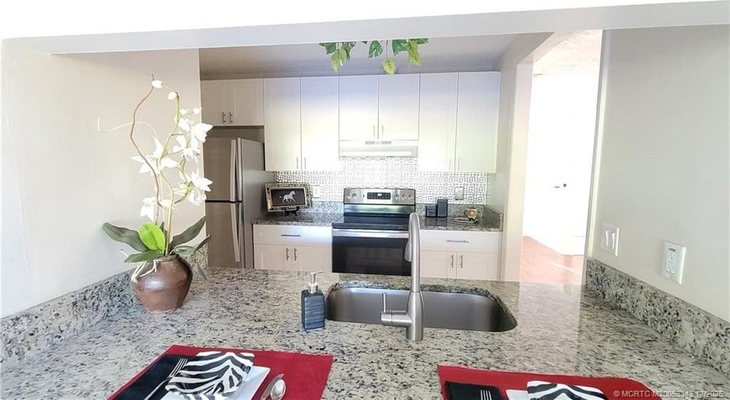 2149 Se Dolphin Rd - Photo 7 of 25