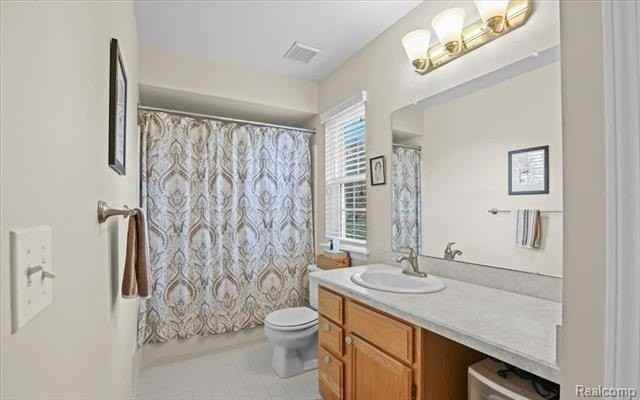 43576 Yorkville Drive - Photo 7 of 18