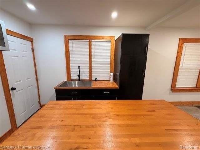 10008 Manor St - Photo 7 of 20