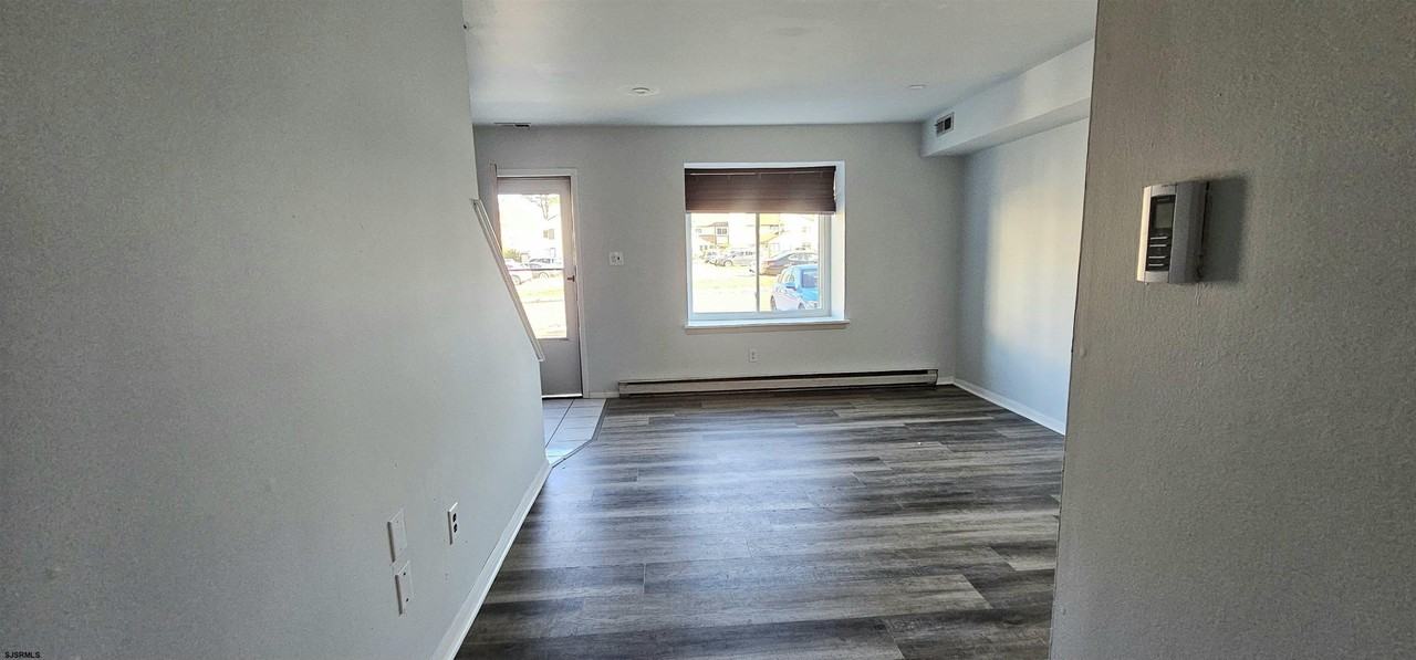 2444 Bayberry Ct - Photo 2 of 12