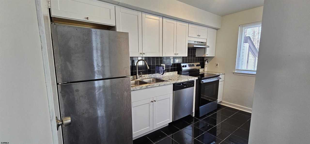 2444 Bayberry Ct - Photo 7 of 12