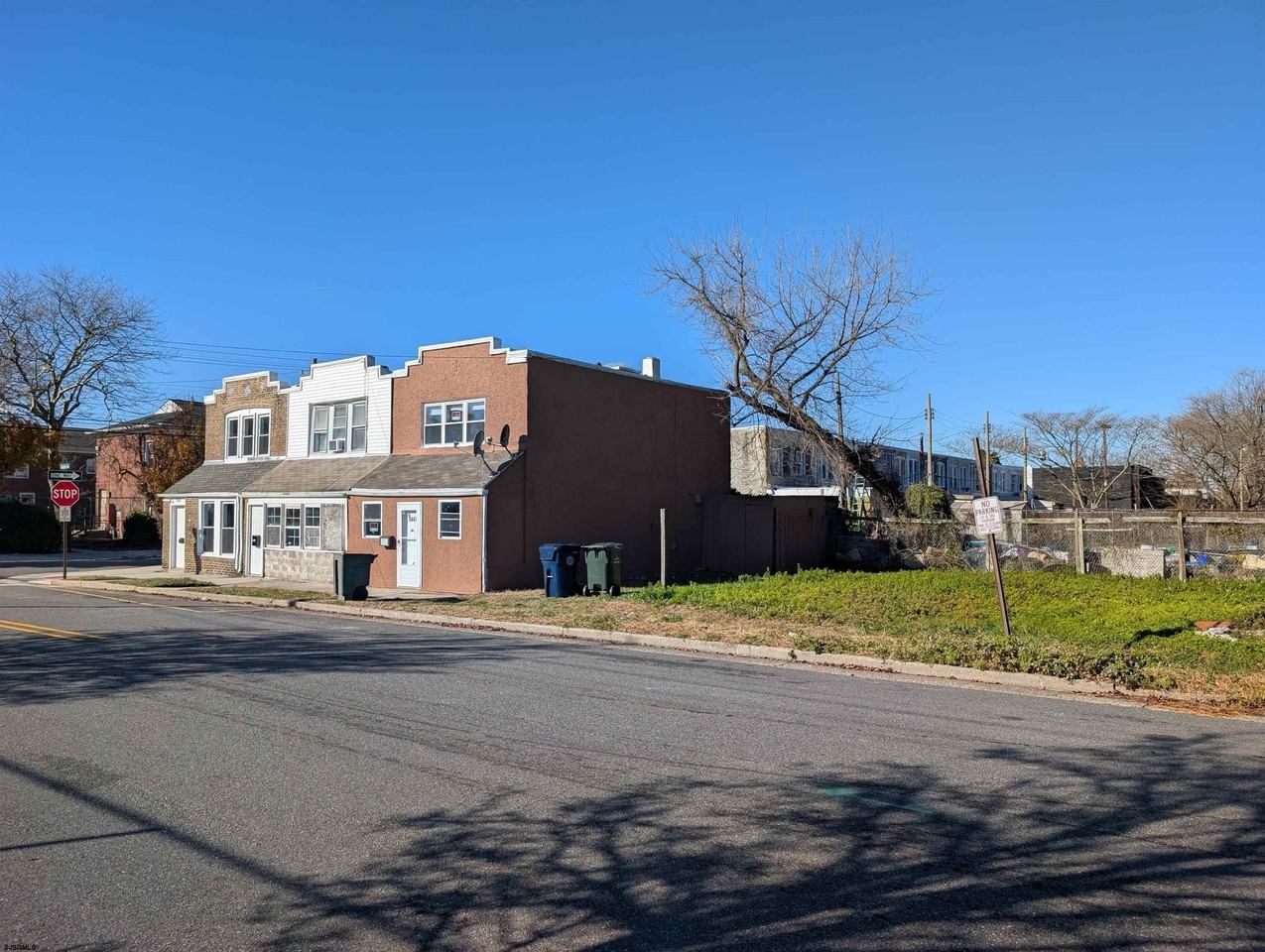 1441 Caspian Ave - Photo 3 of 13