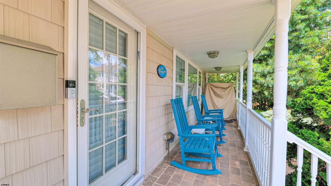 6 N Lancaster Ave - Photo 4 of 33