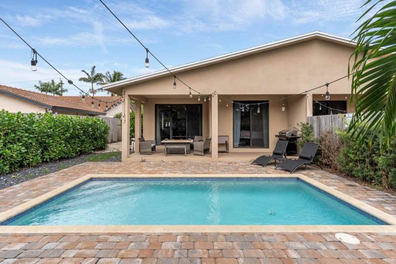 828 Sw 14th Ct #1287062P - Photo 5 of 48