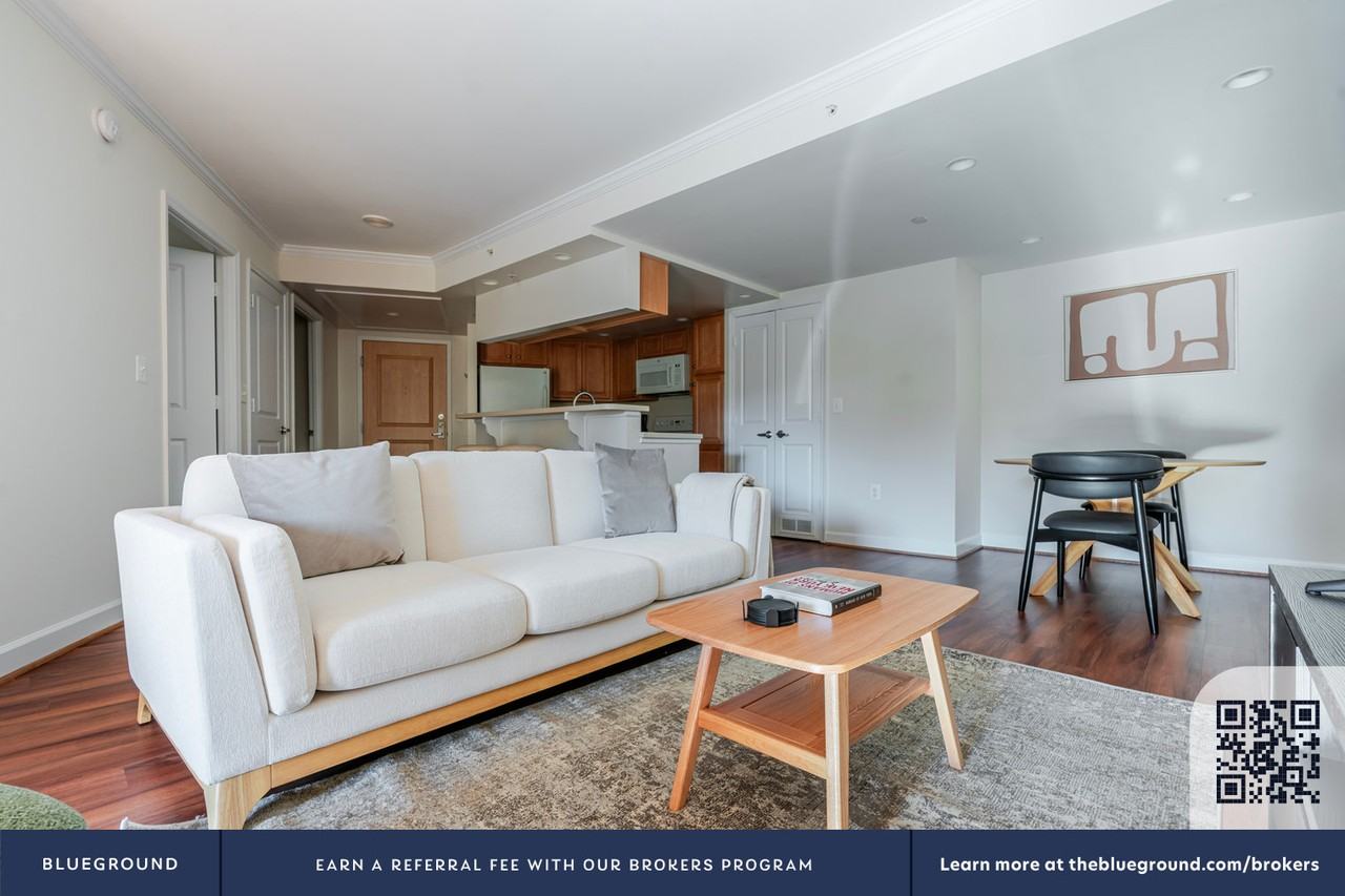 3900 Fairfax Dr #1223 - Photo 5 of 28