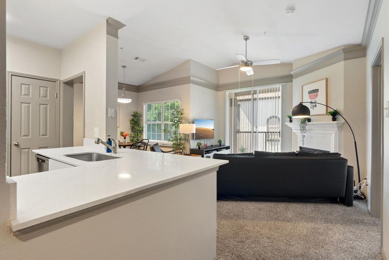 12100 Metric Boulevard - Photo 7 of 84