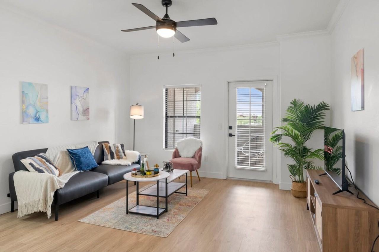 875 West Pecos Road - Photo 2 of 35