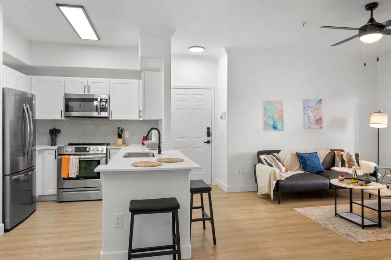 875 West Pecos Road - Photo 5 of 35