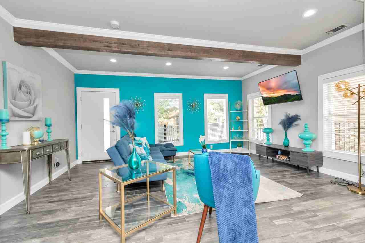 2615 Arbor St #1047947P - Photo 3 of 44