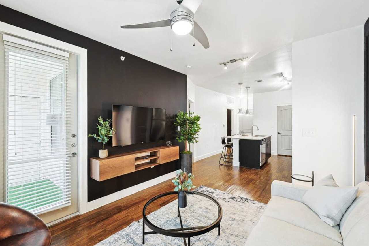 5752 Town and Country Boulevard - Photo 6 of 92