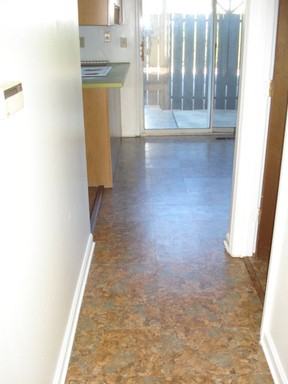 955 Taylorsview Dr - Photo 3 of 6