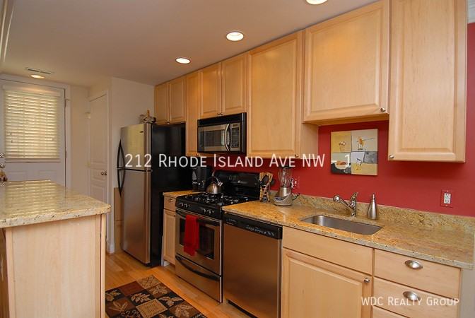 212 Rhode Island Avenue Northwest #1 - Photo 3 of 40