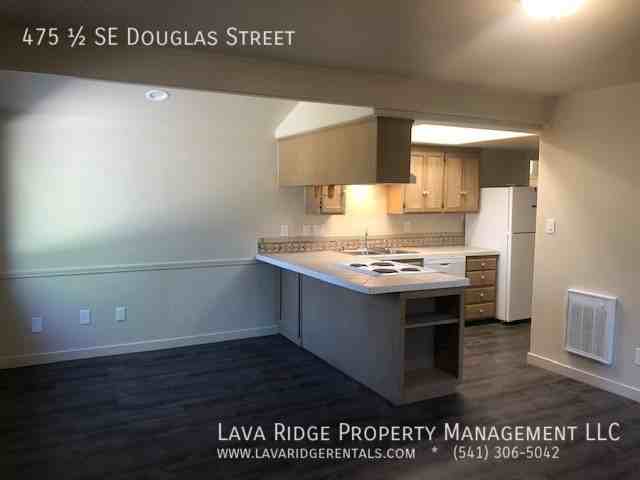 475 Se Douglas St - Photo 2 of 16
